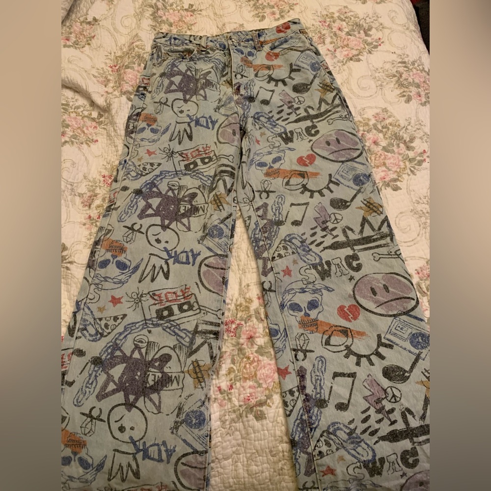 SHEIN Grafiti Jeans